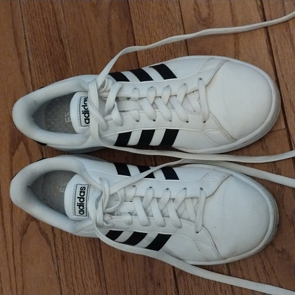 Ladies Adidas sneakers - Picture 1 of 4